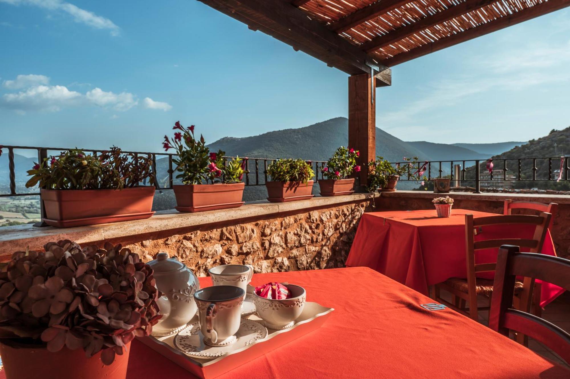 Locanda Persei Prossedi Exterior foto
